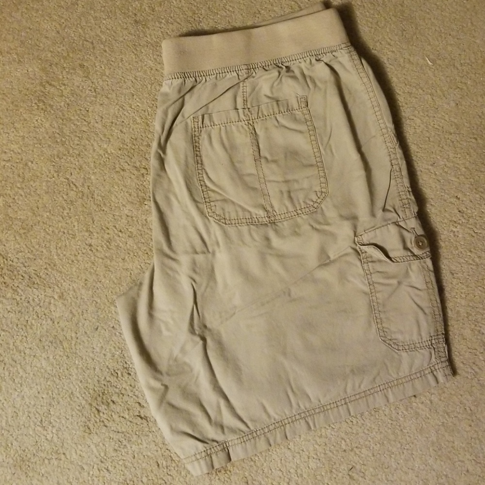 NWOT Cargo shorts